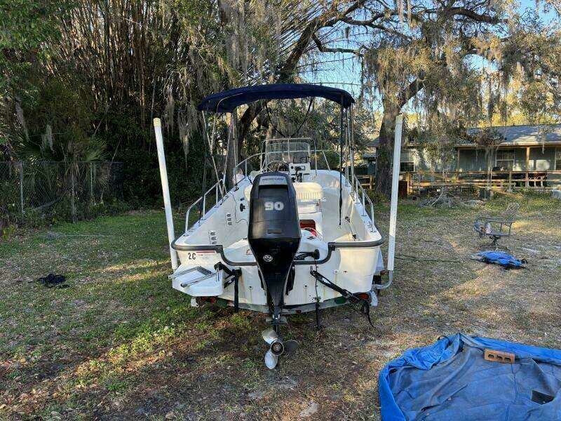 17ft Boston Whaler Yacht For Sale