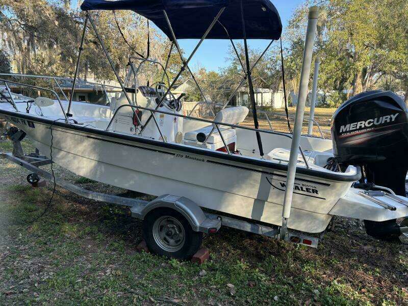 17ft Boston Whaler Yacht For Sale