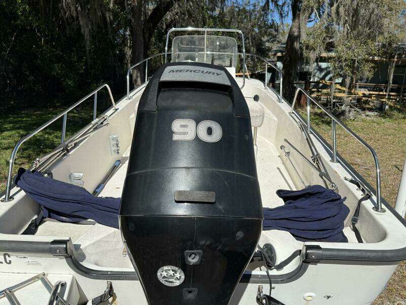17ft Boston Whaler Yacht For Sale