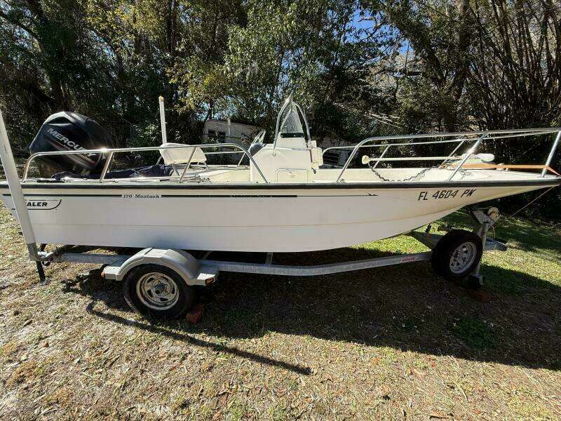 17ft Boston Whaler Yacht For Sale