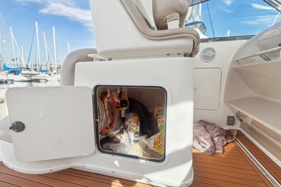 37' 2000 Sea Ray 370 Express Cruiser