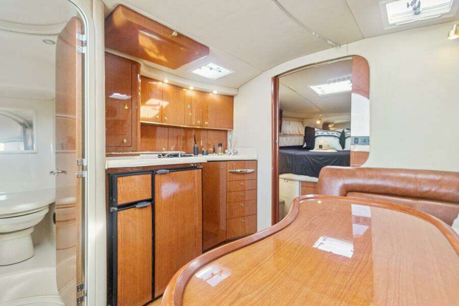 2000 Sea Ray 370 Express Cruiser