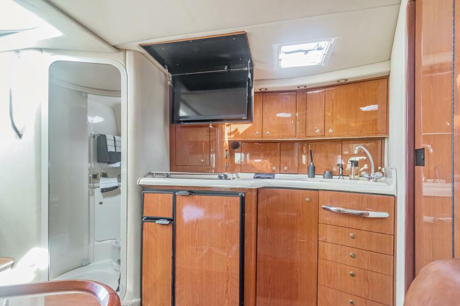 37' 2000 Sea Ray 370 Express Cruiser