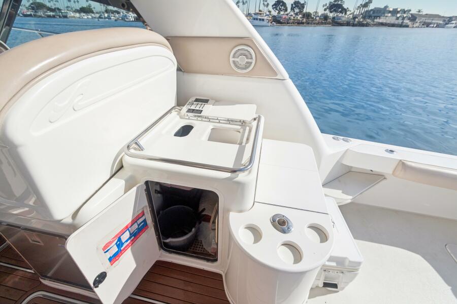 37' 2000 Sea Ray 370 Express Cruiser