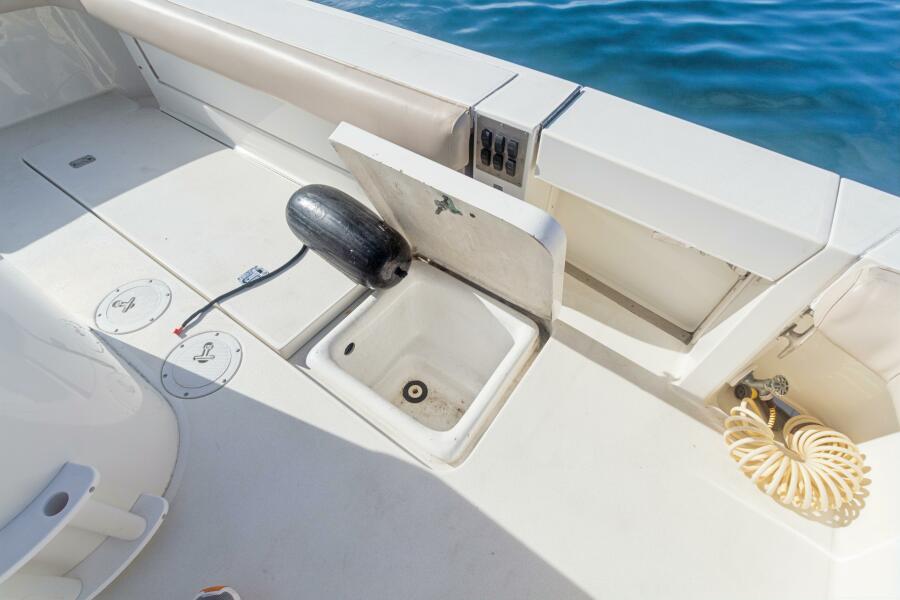 37' 2000 Sea Ray 370 Express Cruiser