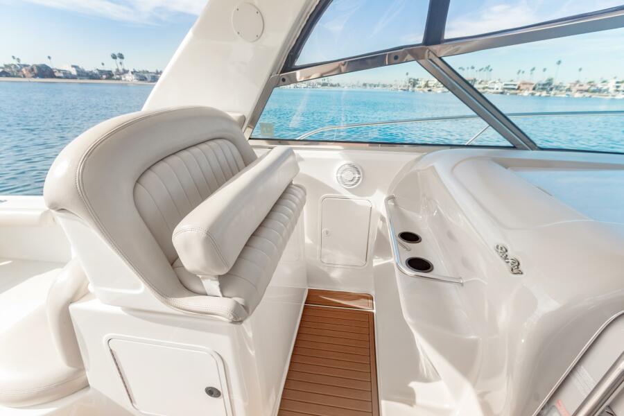 37' 2000 Sea Ray 370 Express Cruiser