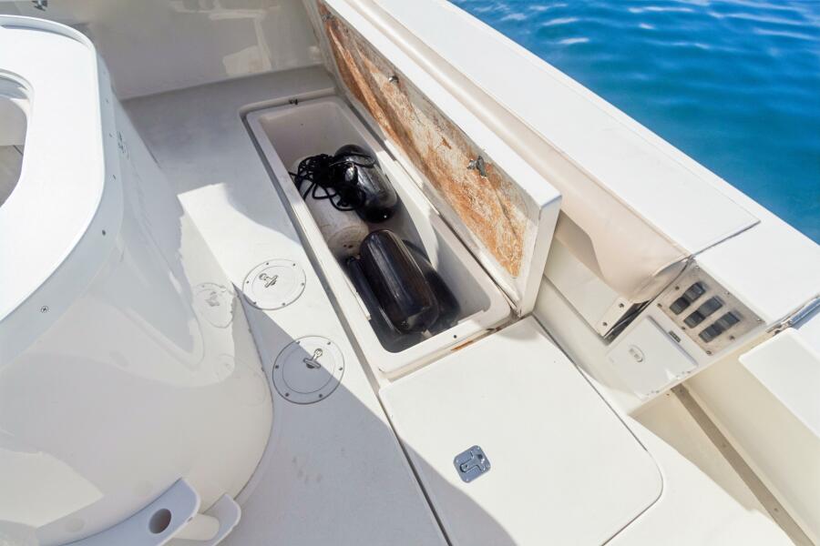 37' 2000 Sea Ray 370 Express Cruiser