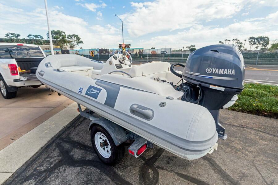 37' 2000 Sea Ray 370 Express Cruiser