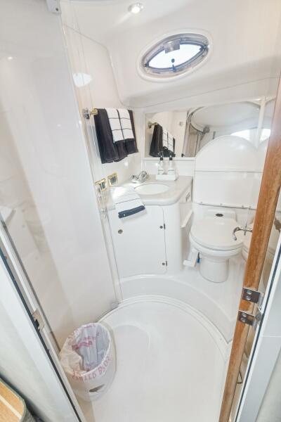 37' 2000 Sea Ray 370 Express Cruiser