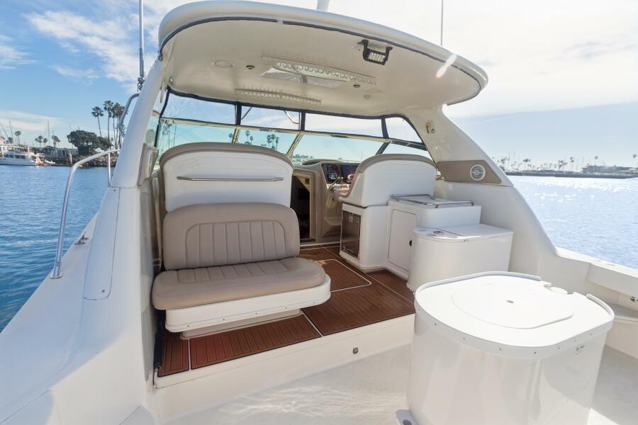 37' 2000 Sea Ray 370 Express Cruiser