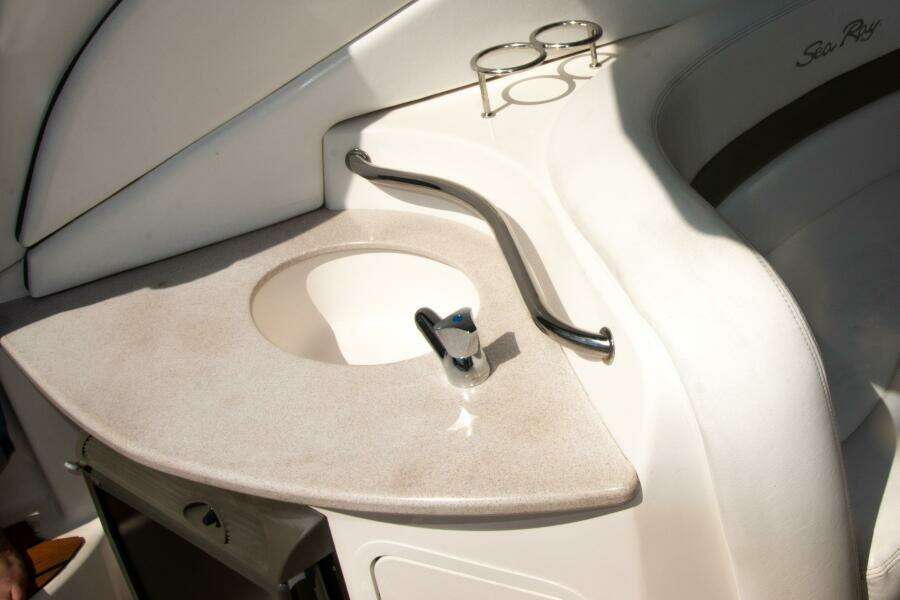 Incognito 32ft Sea Ray Yacht For Sale