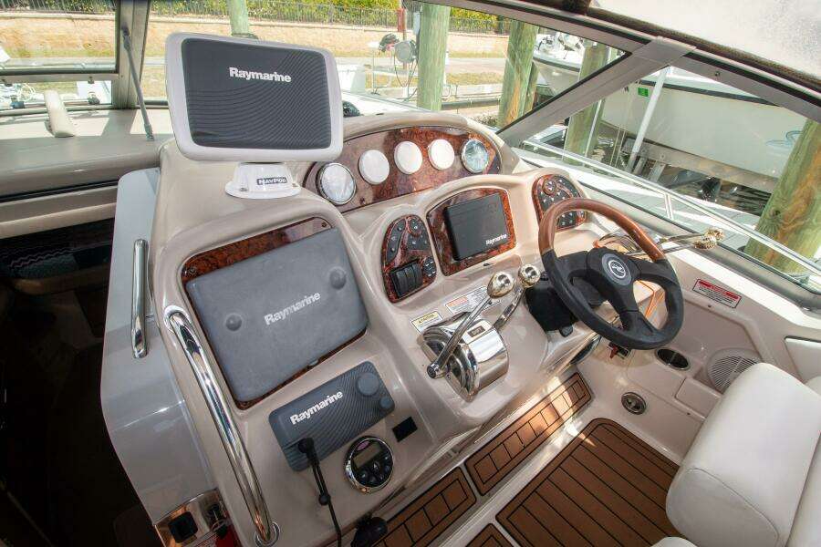 Incognito 32ft Sea Ray Yacht For Sale
