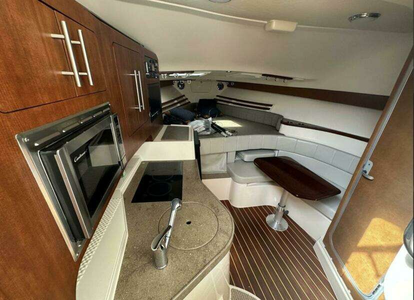 33ft Grady White Yacht For Sale