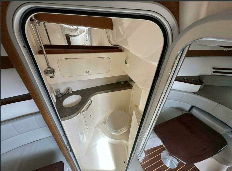 33ft Grady White Yacht For Sale