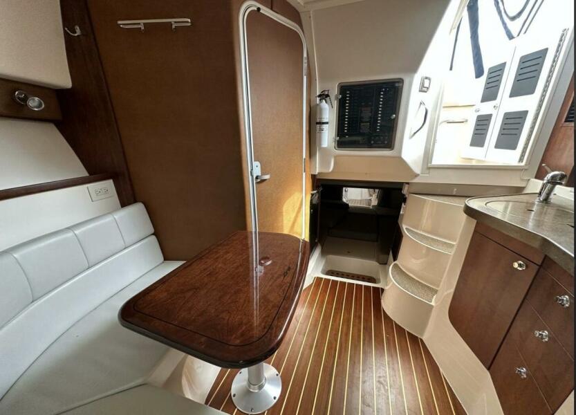 33' 2014 Grady-White Express 330