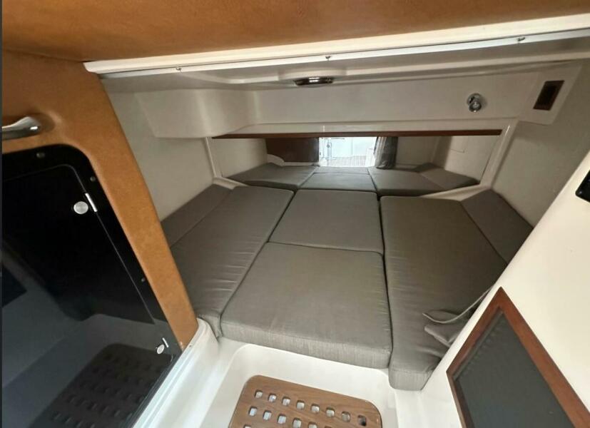 33' 2014 Grady-White Express 330