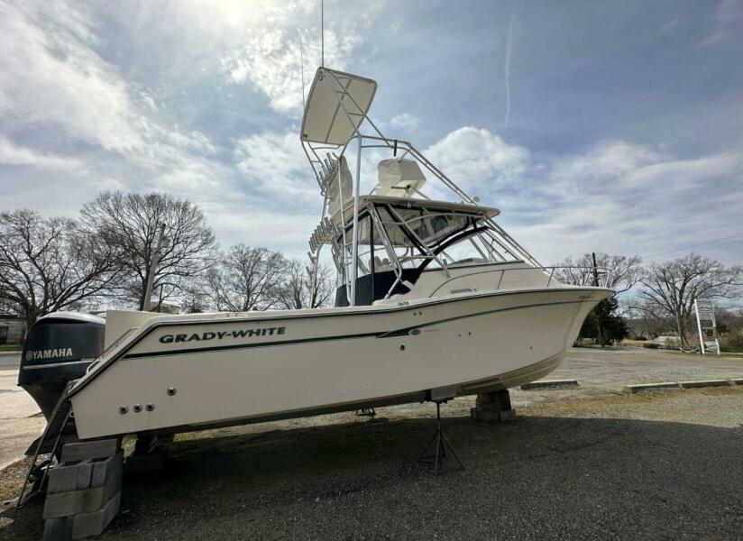 33' 2014 Grady-White Express 330