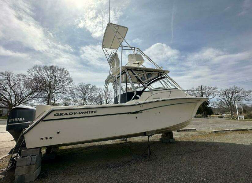 33ft Grady White Yacht For Sale