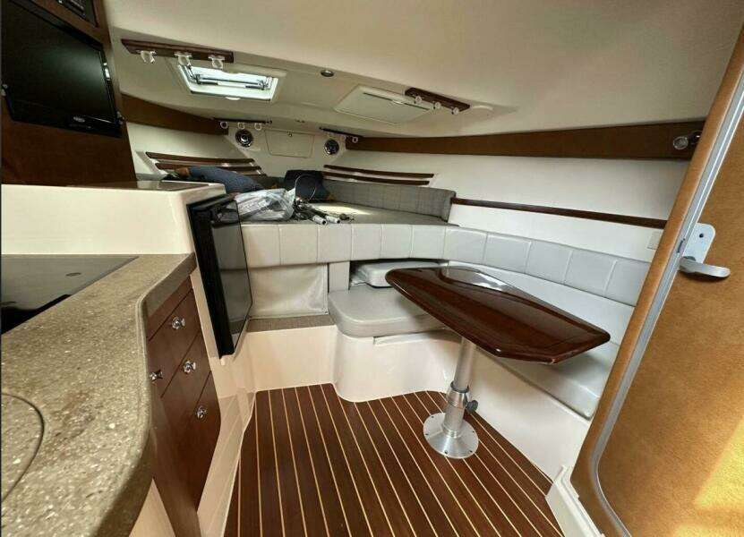 33ft Grady White Yacht For Sale