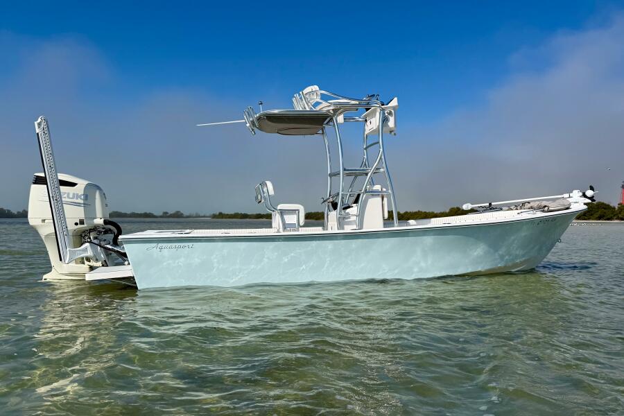 24' 2019 Aquasport 243 Tower