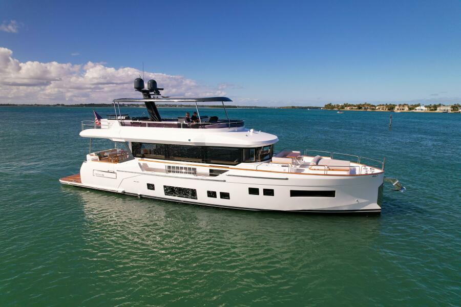 70' 2023 Sirena 68