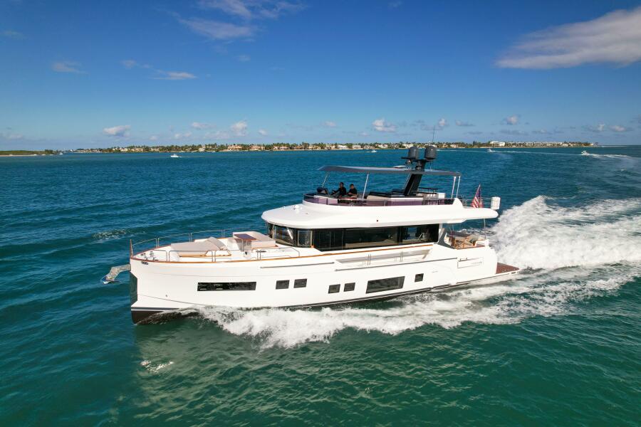 70' 2023 Sirena 68