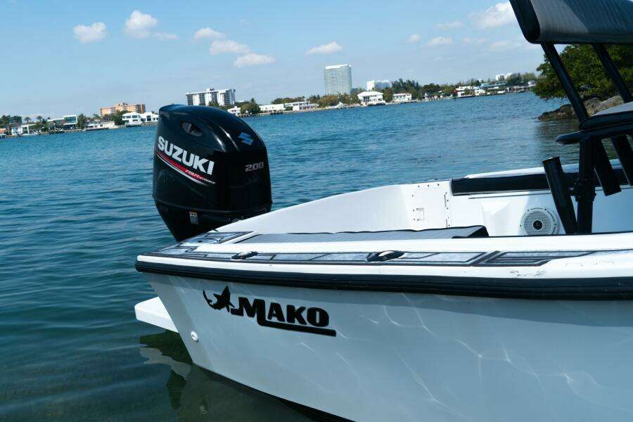 24ft Mako Yacht For Sale