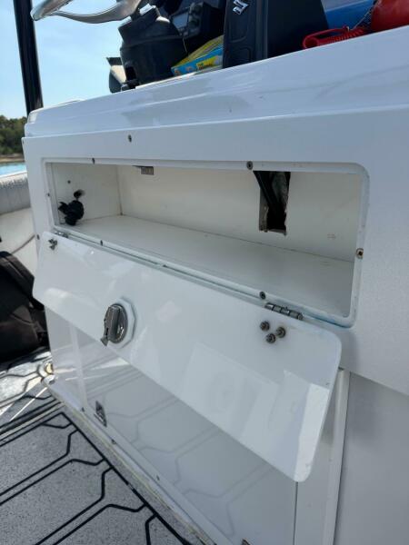 24' 1980 Mako 214 Walkaround