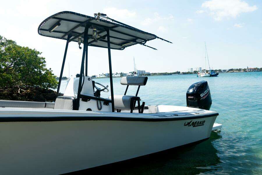 24ft Mako Yacht For Sale