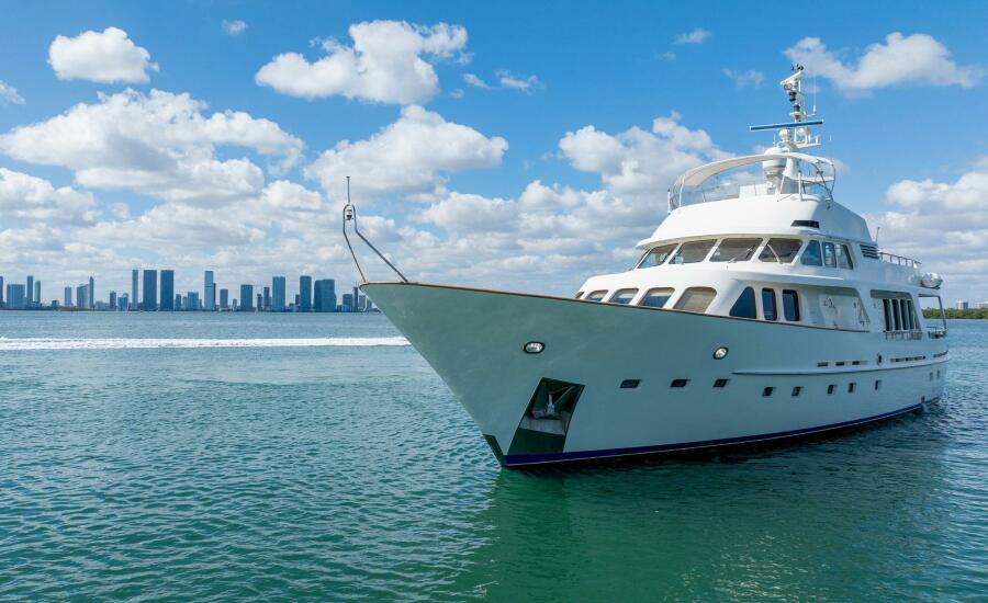 85' 1989 Moonen Long Range Cruiser