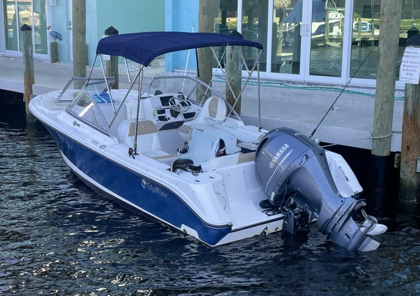 20' 2016 Edgewater 205 CX