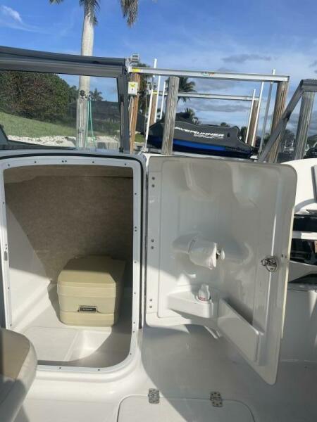 20' 2016 Edgewater 205 CX