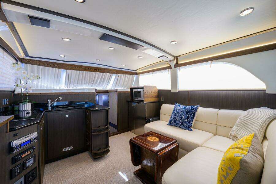Bertram 38 - FIELD & SEA - Cabin