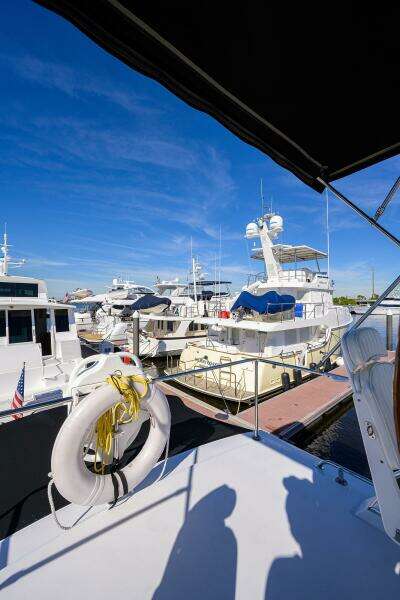 Bertram 38 - FIELD & SEA - 