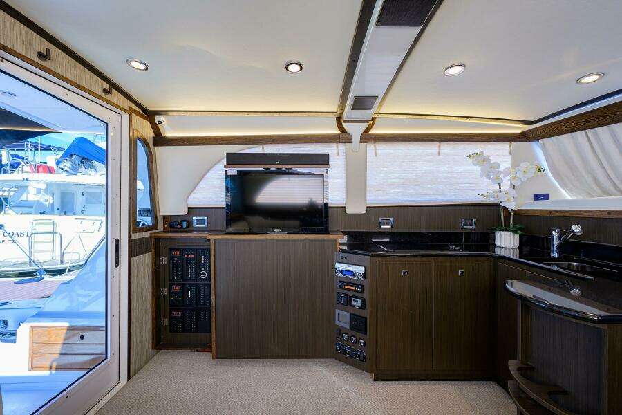 Bertram 38 - FIELD & SEA - Cabin