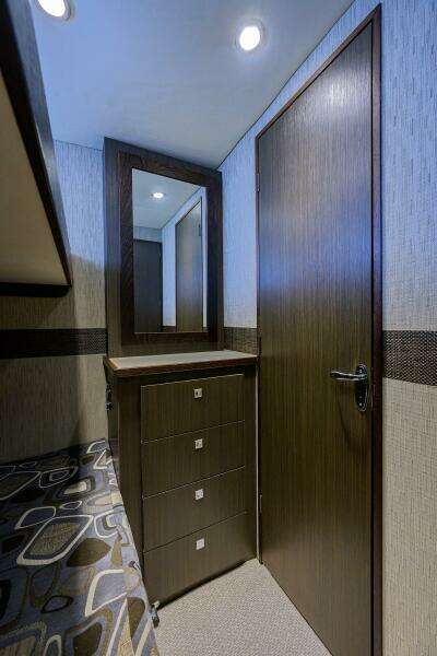 Bertram 38 - FIELD & SEA - Cabin