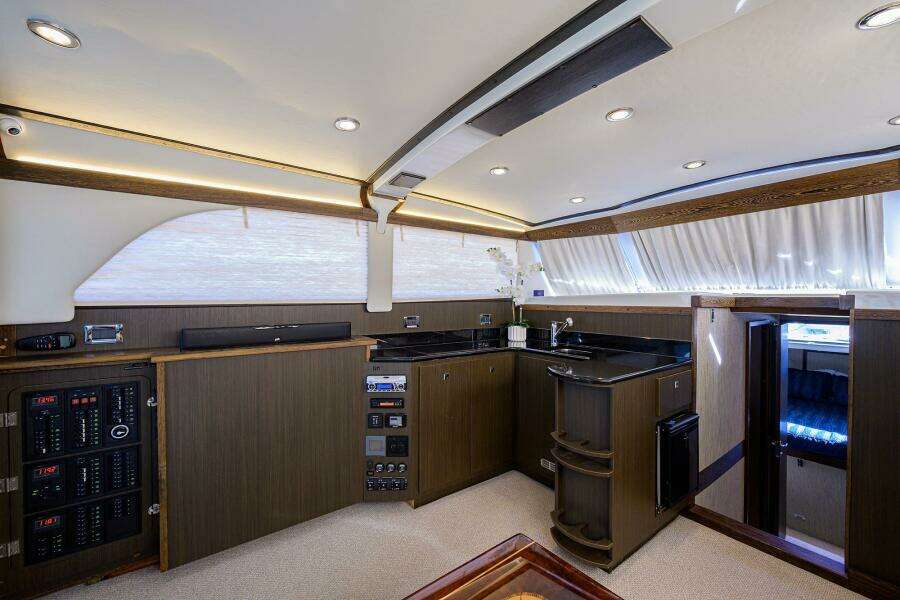 Bertram 38 - FIELD & SEA - Cabin