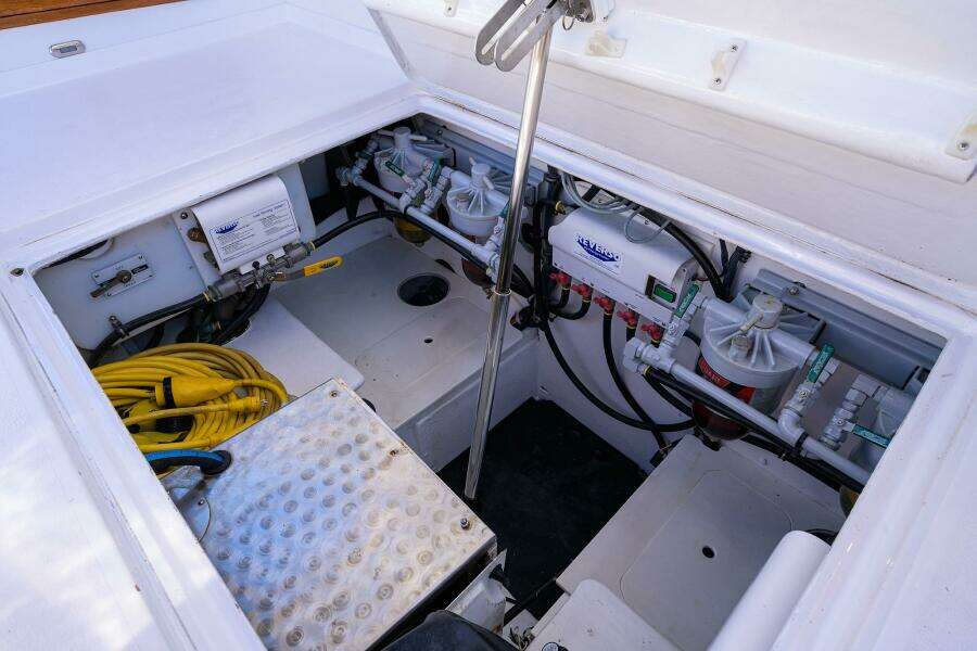 Bertram 38 - FIELD & SEA - 