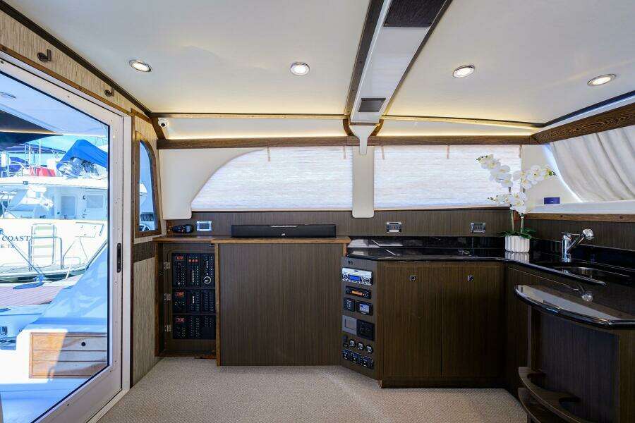 Bertram 38 - FIELD & SEA - Cabin