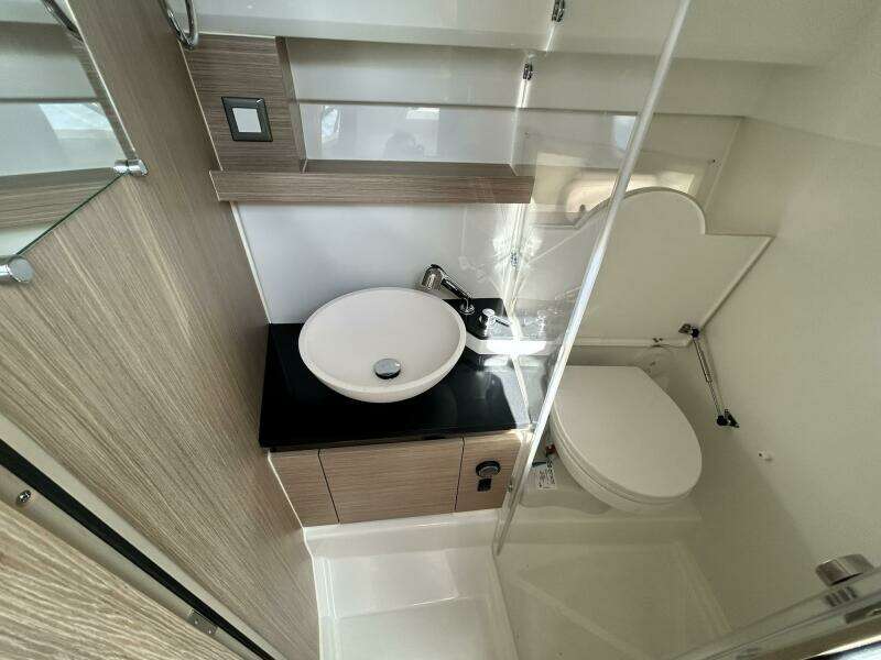 299ft Jeanneau Yacht For Sale