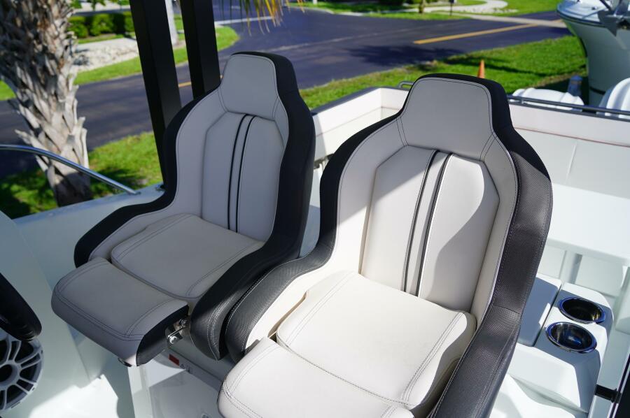 29' 2025 Jeanneau Leader 9.0 WA S2