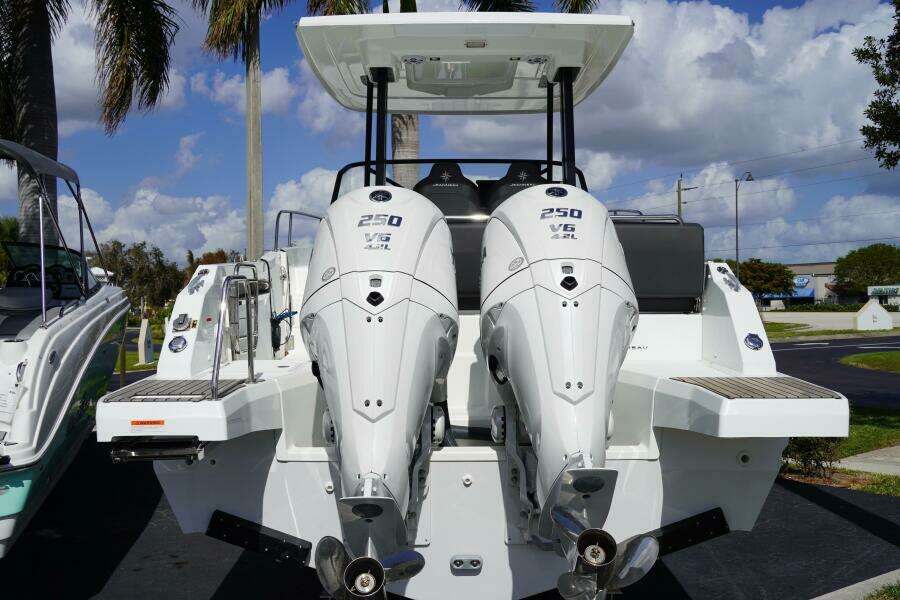 299ft Jeanneau Yacht For Sale