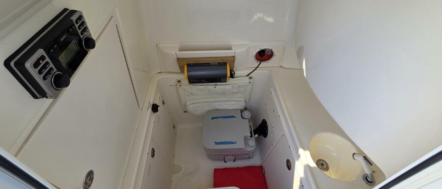 27' 2006 Boston Whaler 270 Outrage