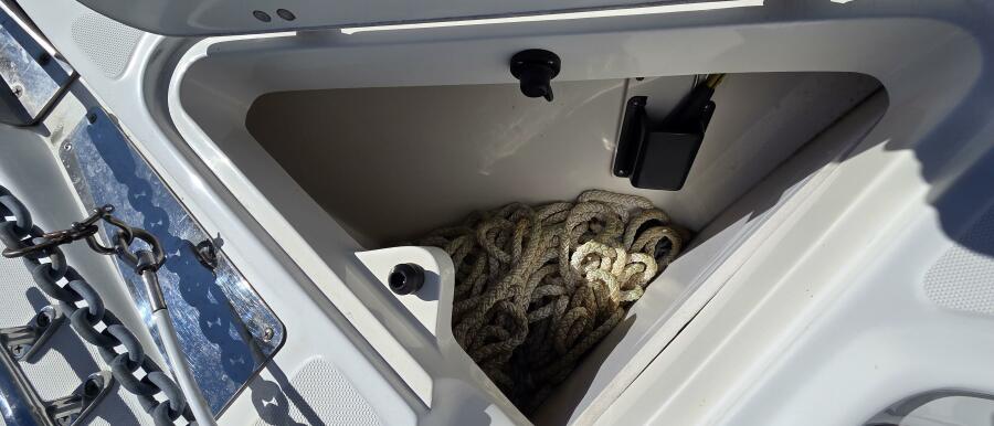 27' 2006 Boston Whaler 270 Outrage