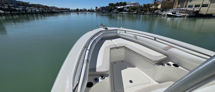 27' 2006 Boston Whaler 270 Outrage