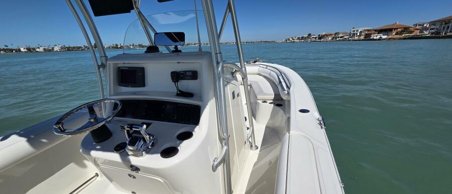 27' 2006 Boston Whaler 270 Outrage