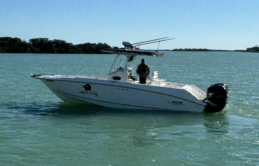 27' 2006 Boston Whaler 270 Outrage