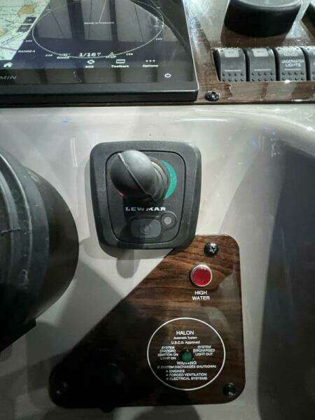 BELLA VITA 35ft Chaparral Yacht For Sale