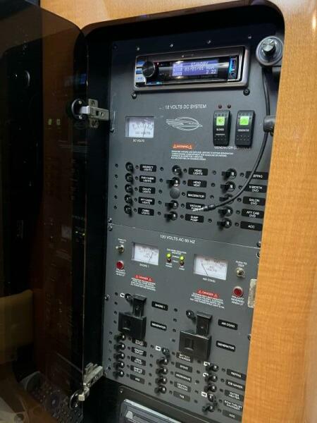 35' 2008 Chaparral 350 Signature