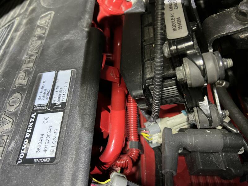 35' 2008 Chaparral 350 Signature